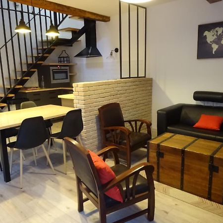 Chatte : Agreable Maison De Rue Exteriör bild